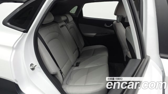 Hyundai Kona 2023 — photo 17