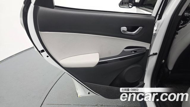 Hyundai Kona 2023 — photo 15