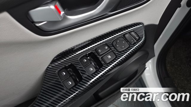 Hyundai Kona 2023 — photo 28