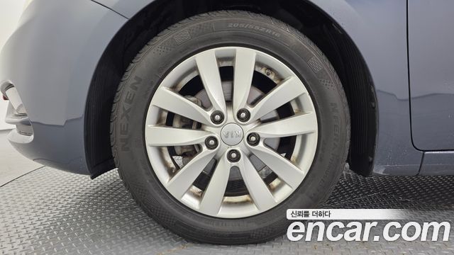 Kia K3 2015 — photo 5