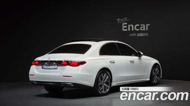 Mercedes-Benz E-Class 2024 — photo 2