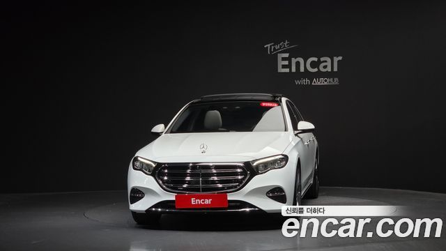 Mercedes-Benz E-Class 2024 — photo 3