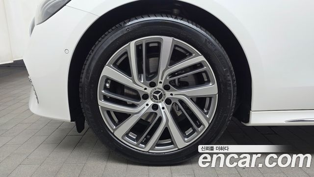 Mercedes-Benz E-Class 2024 — photo 5
