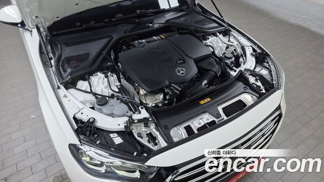 Mercedes-Benz E-Class 2024 — photo 6