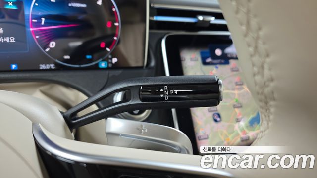 Mercedes-Benz E-Class 2024 — photo 12