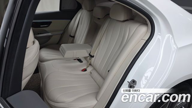 Mercedes-Benz E-Class 2024 — photo 18