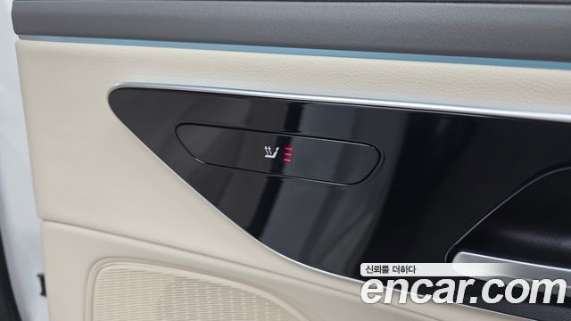 Mercedes-Benz E-Class 2024 — photo 25