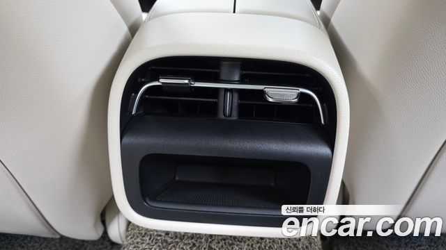 Mercedes-Benz E-Class 2024 — photo 31