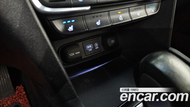 Hyundai Santafe 2019 — photo 28