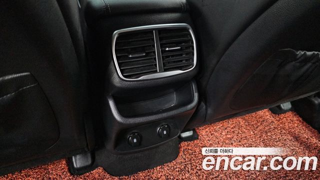Hyundai Santafe 2019 — photo 31