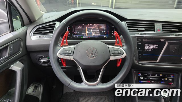 Volkswagen Tiguan 2023 — photo 19