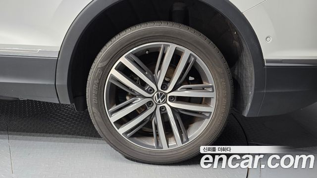 Volkswagen Tiguan 2023 — photo 7