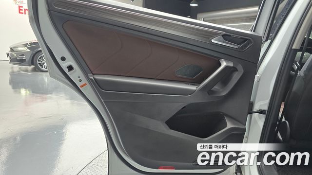Volkswagen Tiguan 2023 — photo 15