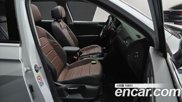 Volkswagen Tiguan 2023 — photo 16