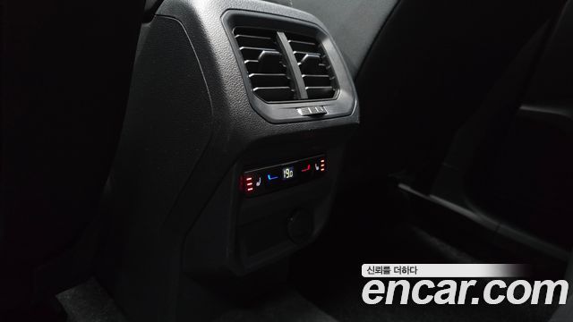 Volkswagen Tiguan 2023 — photo 31