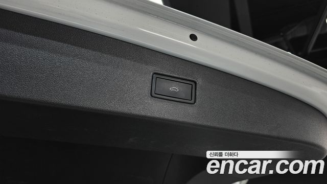 Volkswagen Tiguan 2023 — photo 37