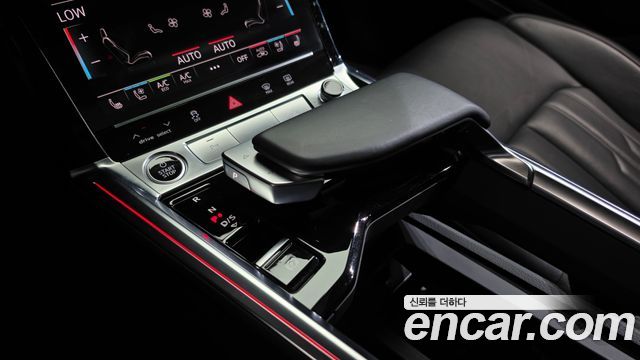 Audi e-tron 2022 — photo 12
