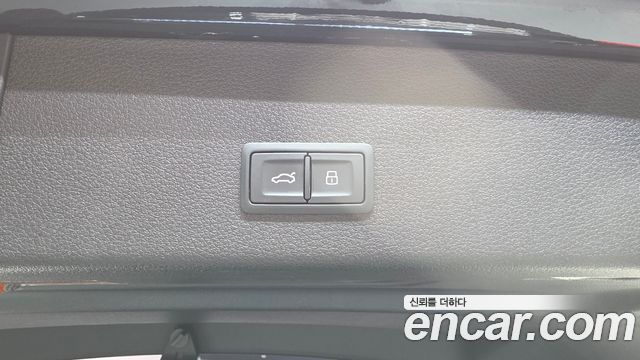 Audi e-tron 2022 — photo 25