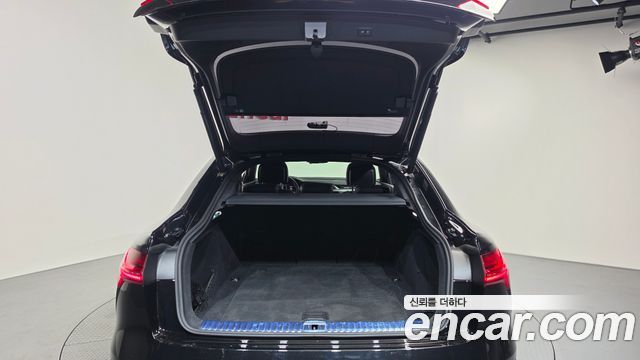 Audi e-tron 2022 — photo 26