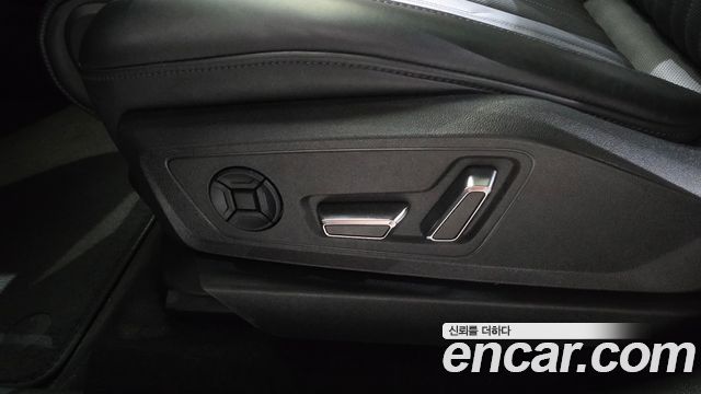 Audi e-tron 2022 — photo 32