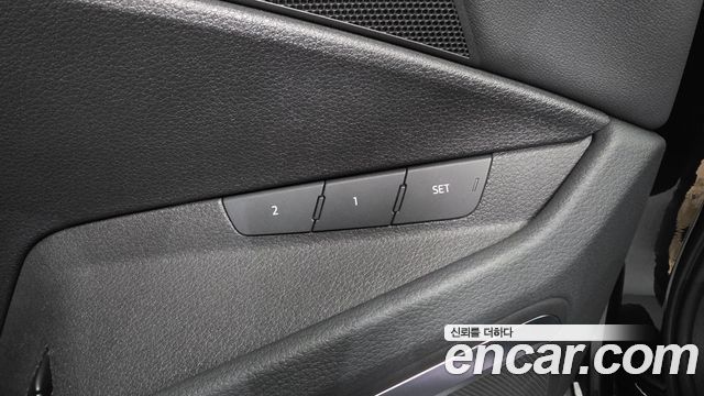 Audi e-tron 2022 — photo 37
