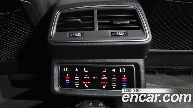 Audi e-tron 2022 — photo 39