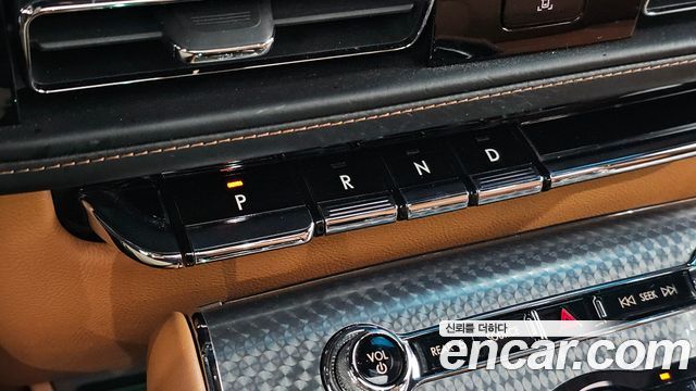 Lincoln Aviator 2020 — photo 9