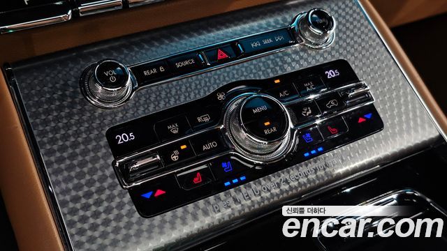 Lincoln Aviator 2020 — photo 18