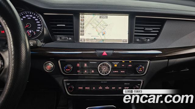 Kia K7 2018 — photo 15