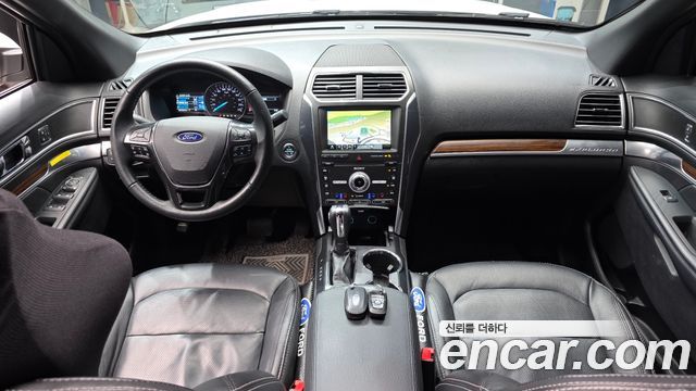 Ford Explorer 2019 — photo 10