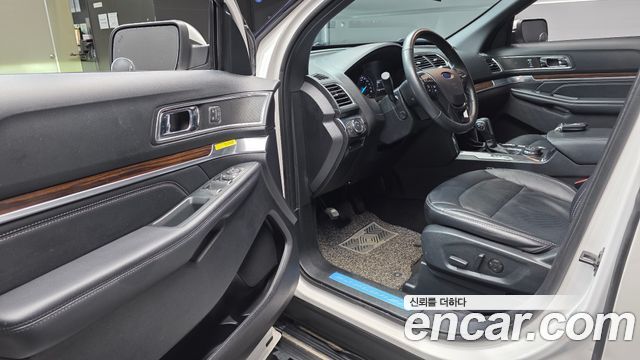 Ford Explorer 2019 — photo 13