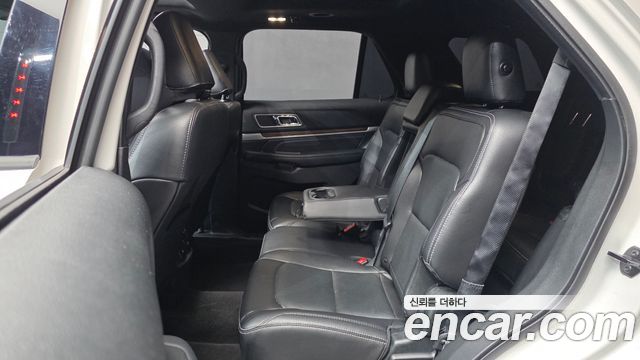 Ford Explorer 2019 — photo 17