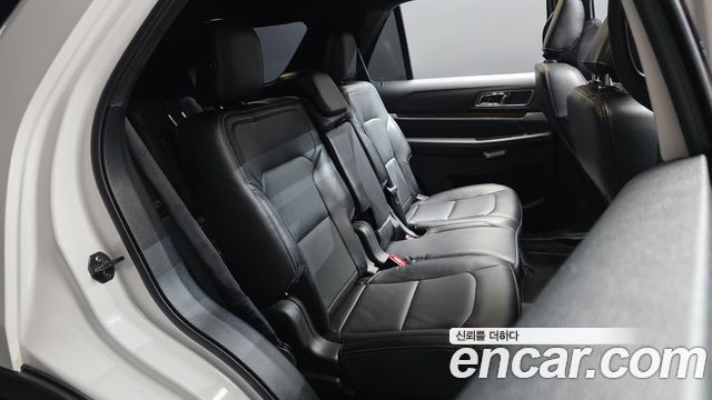 Ford Explorer 2019 — photo 18