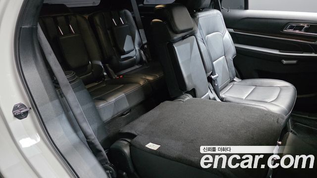 Ford Explorer 2019 — photo 19