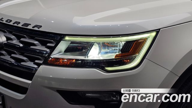 Ford Explorer 2019 — photo 8