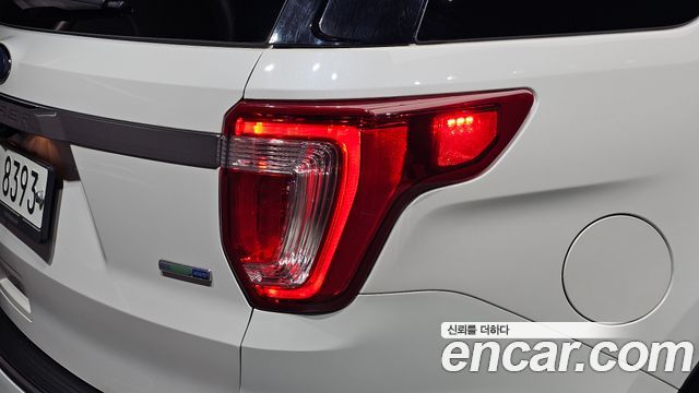 Ford Explorer 2019 — photo 9
