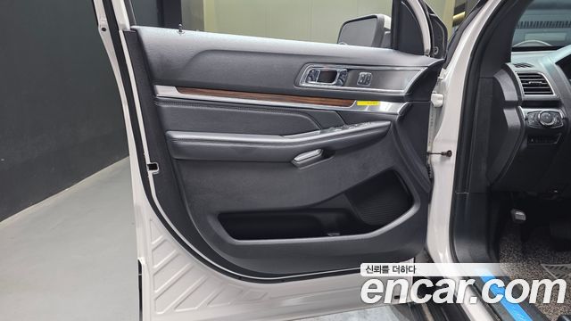Ford Explorer 2019 — photo 14