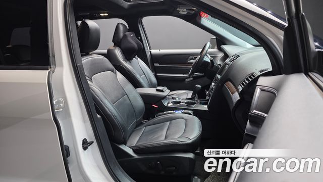 Ford Explorer 2019 — photo 16