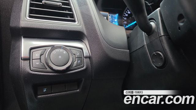 Ford Explorer 2019 — photo 27