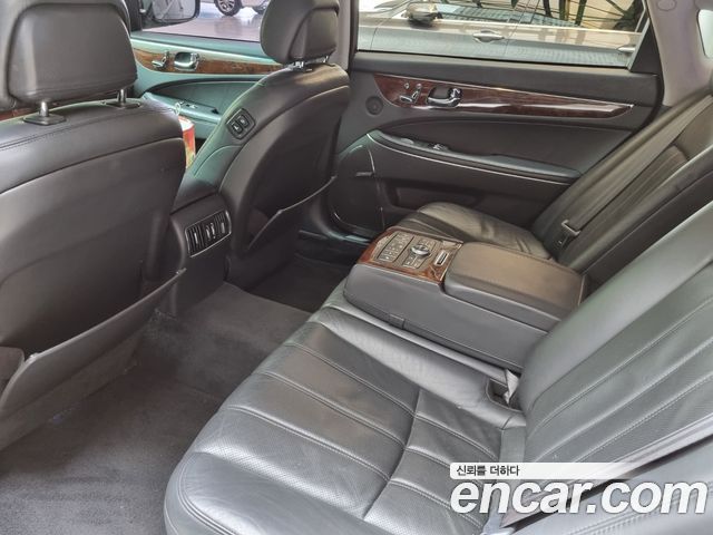 Hyundai Equus 2010 — photo 17