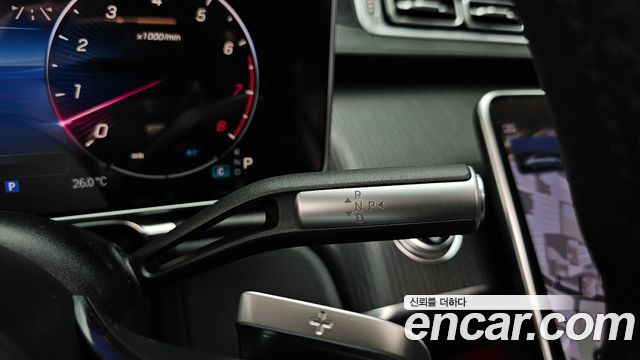 Mercedes-Benz S-Class 2024 — photo 12