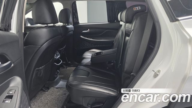 Hyundai Santafe 2019 — photo 18