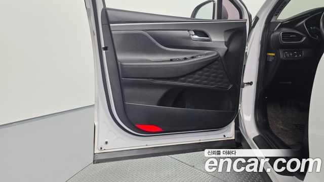 Hyundai Santafe 2019 — photo 14
