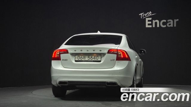 Volvo S60 2018 — photo 4