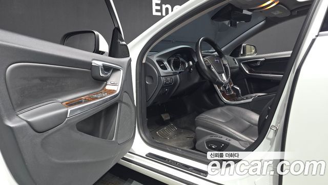 Volvo S60 2018 — photo 10