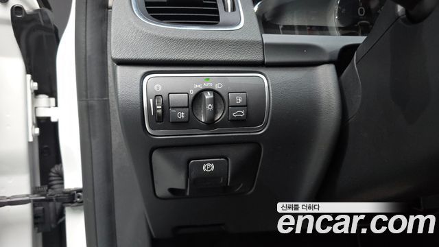 Volvo S60 2018 — photo 19