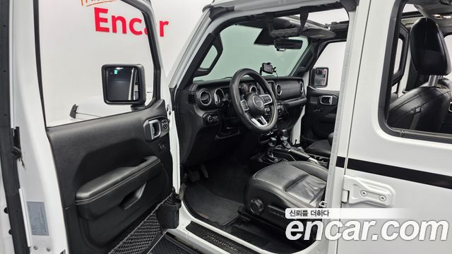 Jeep Wrangler 2020 — photo 10