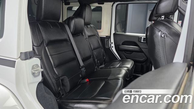 Jeep Wrangler 2020 — photo 12
