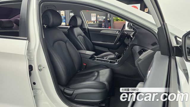 Hyundai Sonata 2016 — photo 13