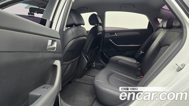 Hyundai Sonata 2016 — photo 18